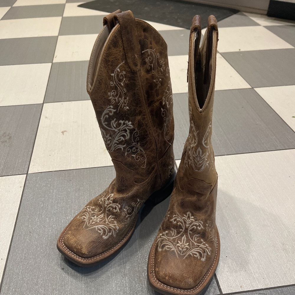 Girls leather cowboy boots